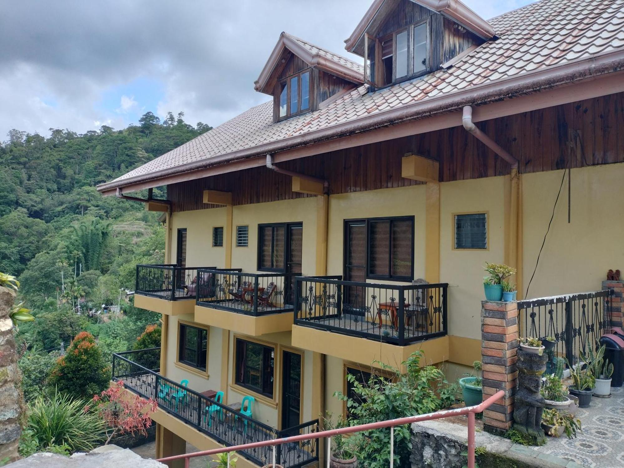 Trekkers Lodge And Cafe Банауе Екстериор снимка